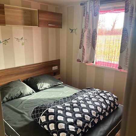 Mobilhome Camping Proche Des Plages Σαιν-Ζαν-ντε-Μον Εξωτερικό φωτογραφία